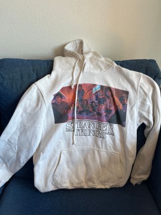 Dessuadora amb caputxa STRANGER THINGS / Sudadera