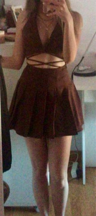 Vestido corto marrón Bershka