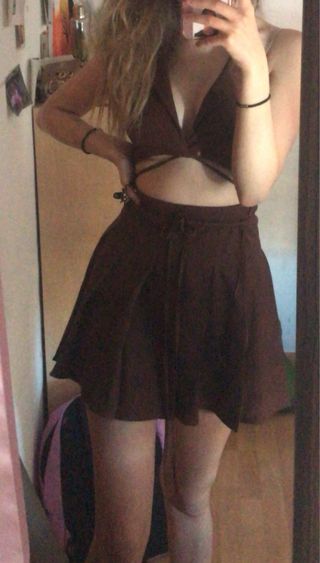 Vestido corto marrón Bershka