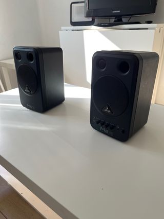 Monitores Behringer MS16