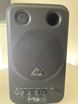 Monitores Behringer MS16