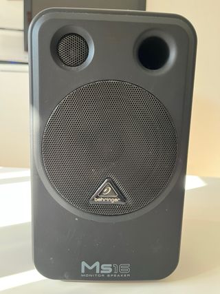 Monitores Behringer MS16