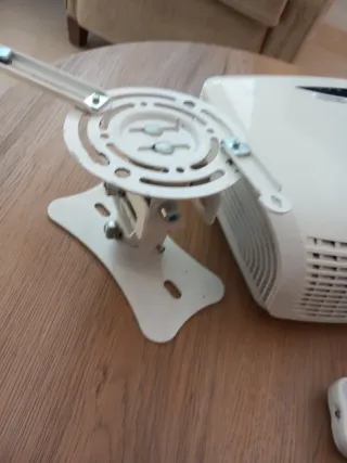 Proyector de la marca Optoma HD25 (1080p), 2000 lú