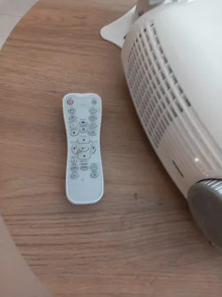 Proyector de la marca Optoma HD25 (1080p), 2000 lú