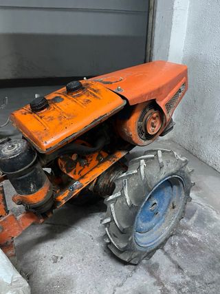 Motocultor FIVA M9 CV. Máquina de arar.