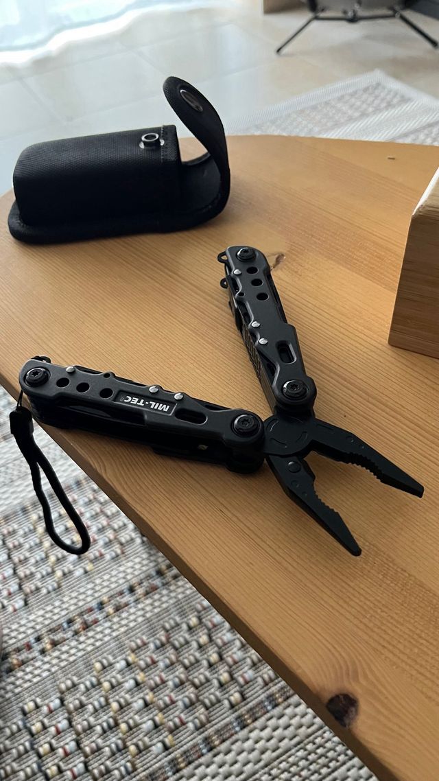 Alicate Multiusos MIL-TEC Negro