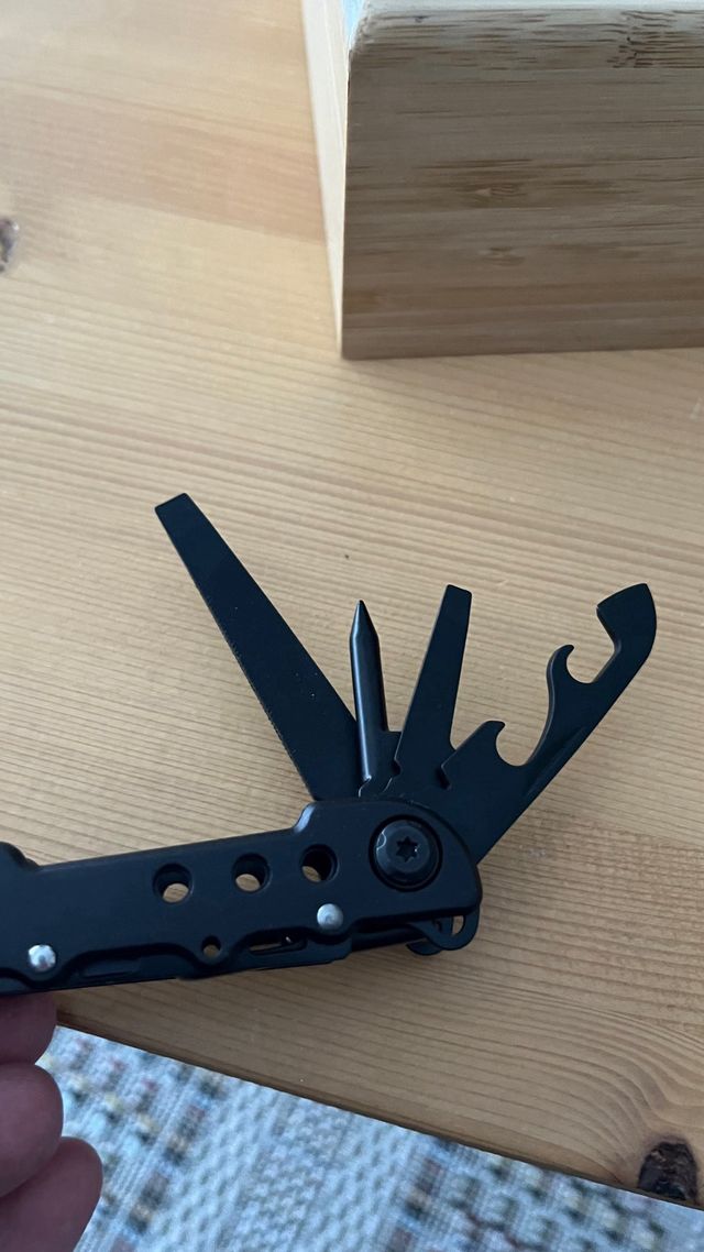 Alicate Multiusos MIL-TEC Negro