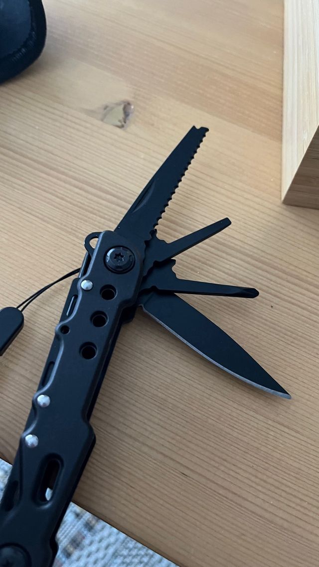 Alicate Multiusos MIL-TEC Negro