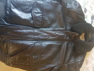 Cazadora Piel Geox marron. Cuello desmontable .