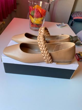 Zapatos planos beige sin estrenar talla 41