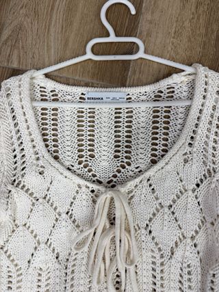 Chaqueta crochet blanca Bershka