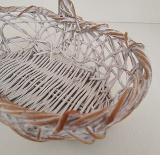 Cesto in legno intrecciato a mano vintage