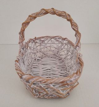 Cesto in legno intrecciato a mano vintage