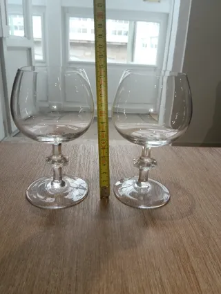 Cuenco cristal, pistero porcelana y copas antiguas