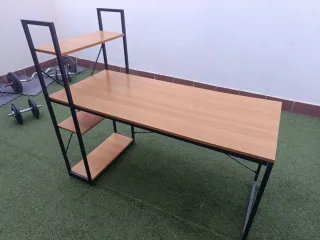 Escritorio 140x60x73 cm con estantería