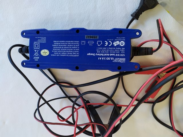 Pinzas de coche y cargador