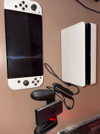 Nintendo Switch OLED Blanca + Hogwarts Legacy