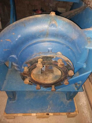 Bomba centrifuga aspiración tractor.