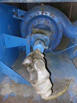 Bomba centrifuga aspiración tractor.