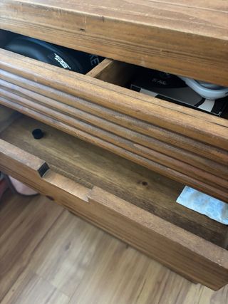 Mesita de noche de madera