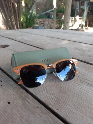 Gafas de sol Mo mujer negras y naranjas