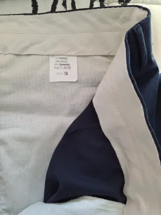 Traje azul marino oscuro