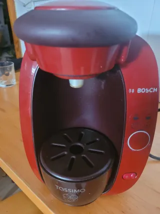 Cafetera Bosch Tassimo Roja