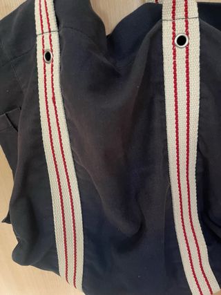 Bolso Moma azul con pez bordado