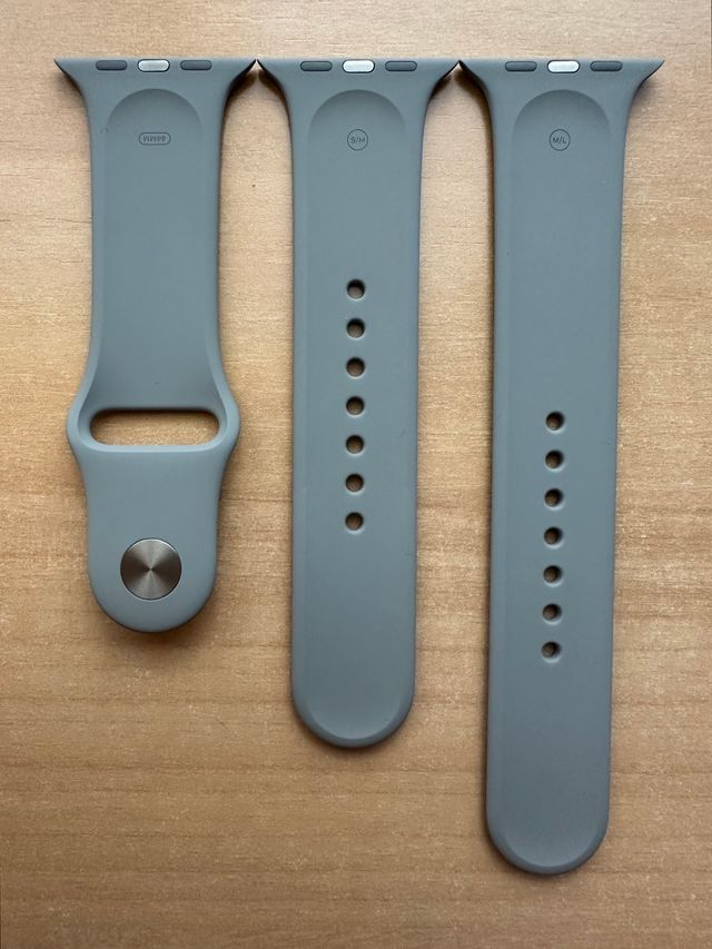 Apple Watch 44mm. Pulseira de Esporte Titanium Cinza Claro