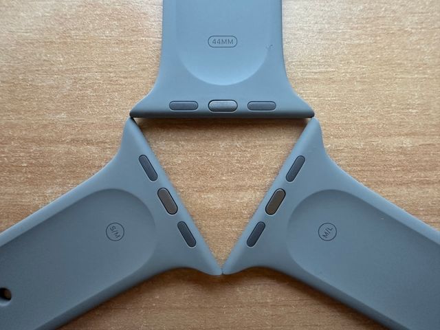 Apple Watch 44mm. Pulseira de Esporte Titanium Cinza Claro