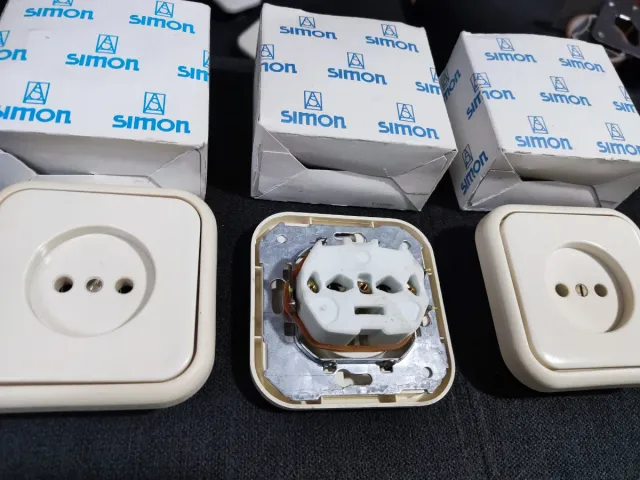 Enchufe Simon 31 Mecanismo Cerámico