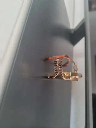 Gafas de sol doradas y marrones