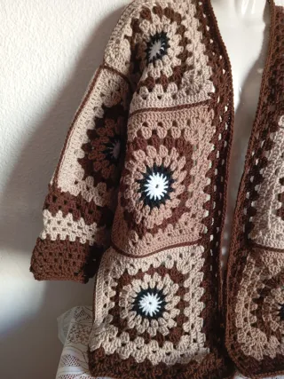 Cárdigan Crochet Granny Squares Hecho a Mano