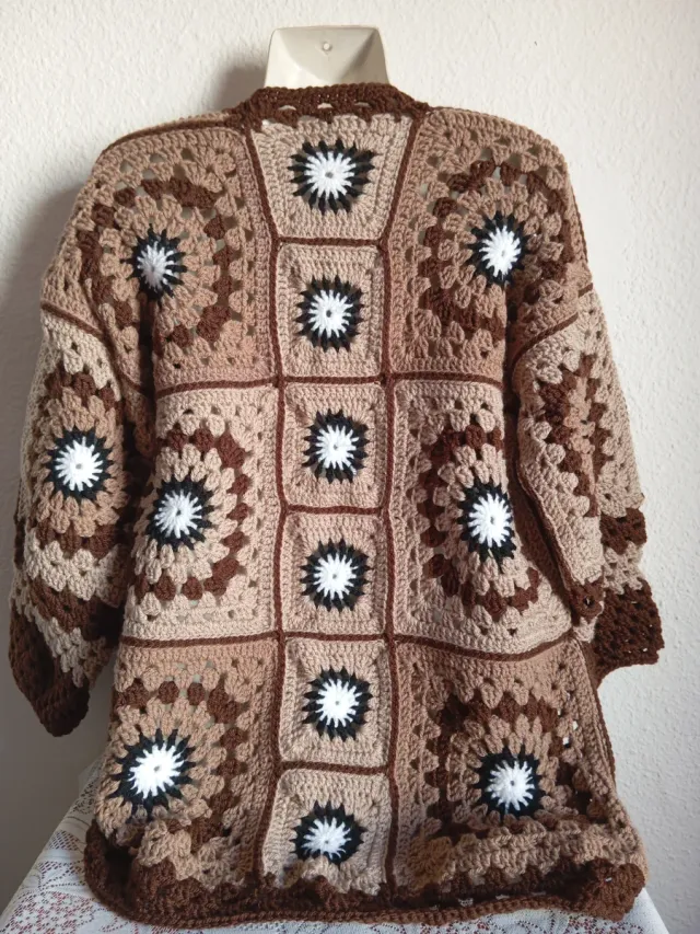 Cárdigan Crochet Granny Squares Hecho a Mano
