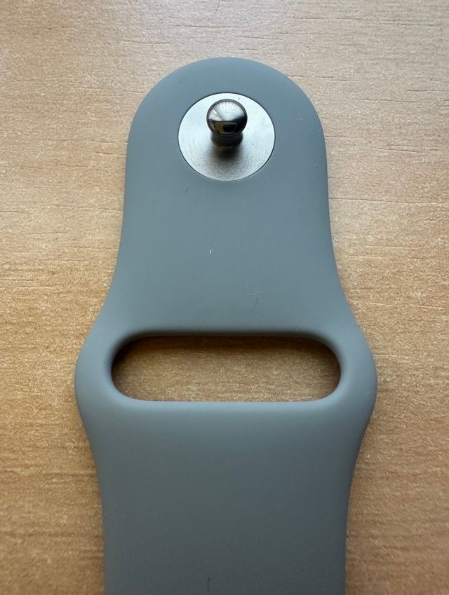 Apple Watch 40mm. Pulseira Esportiva de Titânio Cinza Claro