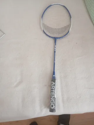 Raqueta bádminton Artengo nueva