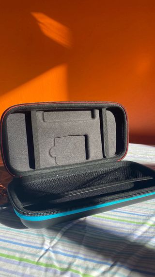 Nintendo Switch con Joy-Cons Azul y Rojo