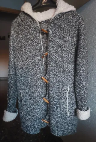 Chaqueta Atmosphere con capucha