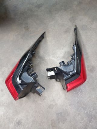 Toyota RAV4 faros traseros