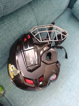 Casco de hockey CCM negro