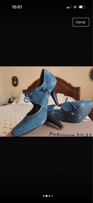 Zapatos de tacón grises