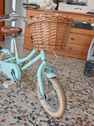 Bicicleta infantil mint con cesta y ruedines