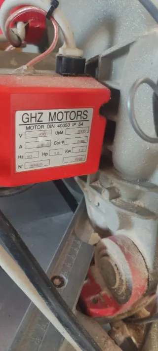 Tronzadora Honga 300 con topes