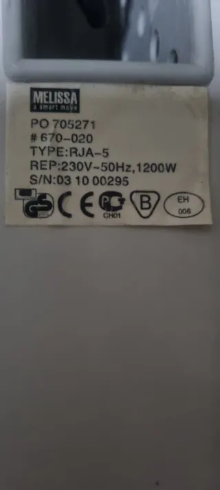 Radiador de aceite blanco con ruedas