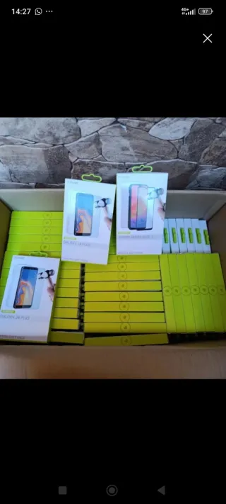 Lotto di custodie per cellulari Samsung e Xiaomi