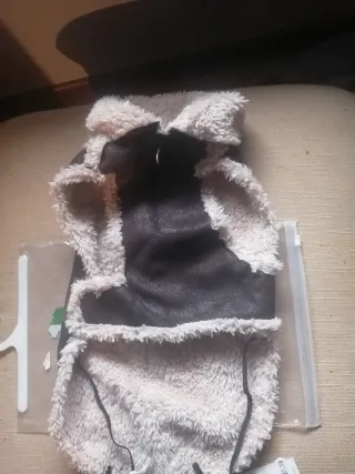 Cappottino cane caldo marrone e bianco imbottito