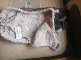 Cappottino cane caldo marrone e bianco imbottito