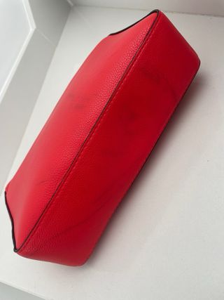 Bolso Victoria's Secret Rojo Dorado