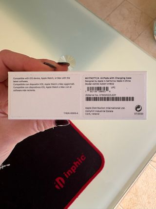 AirPods 2 con custodia ricarica Lightning