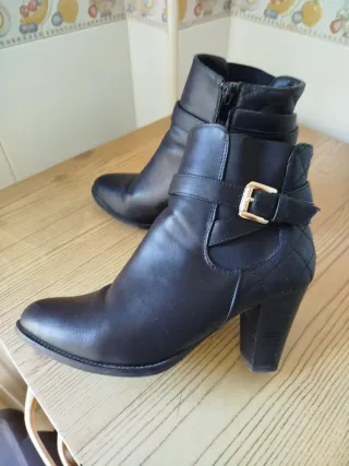 Botines negros mujer